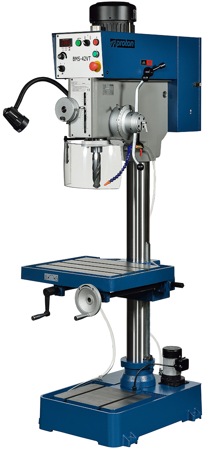 Säulenbohrmaschine Proton BMS-42VT, LED-Arbeitsleuchte und Schnellspannbohrfutter 1 -16 mm Säulenbohrmaschine Proton BMS-42VT, LED-Arbeitsleuchte und Schnellspannbohrfutter 1 -16 mm
